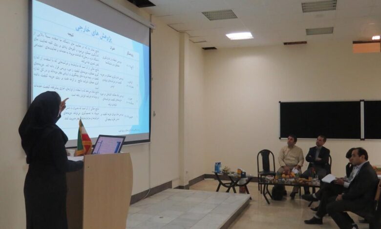 پایان‌نامه و دفاع دانشگاهی