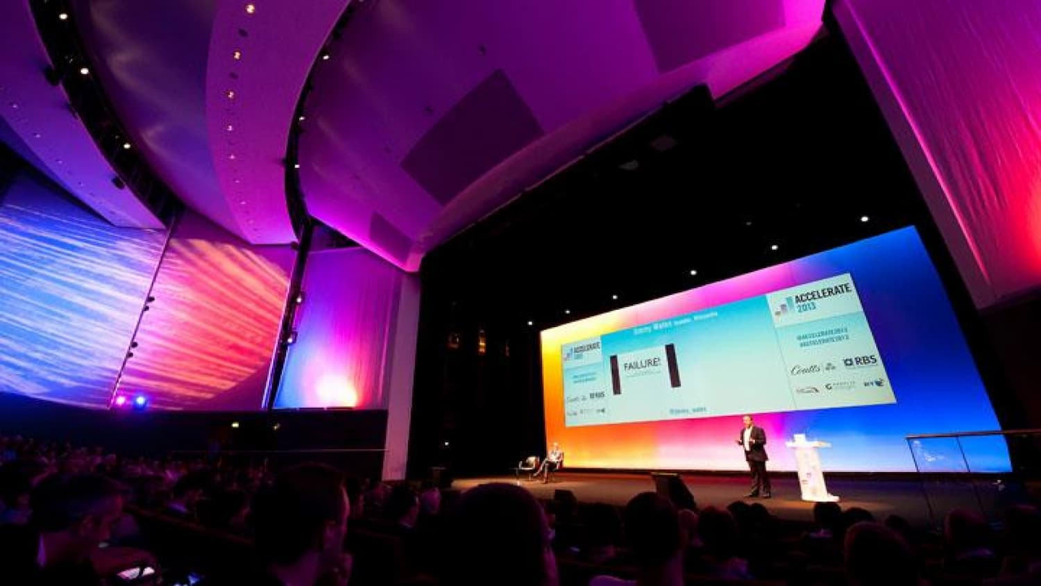 پک پذیرایی شیک برای همایش‌ها