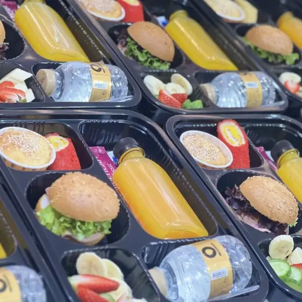 پک پذیرایی لاکچری برای رویدادهای رسمی و همایشهای بزرگ