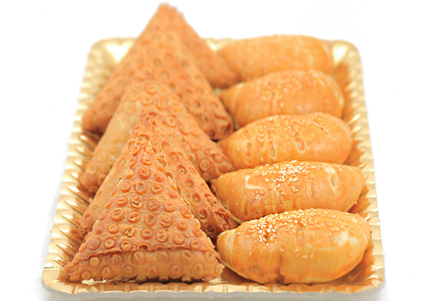 سینی پیراشکی گوشت و سمبوسه